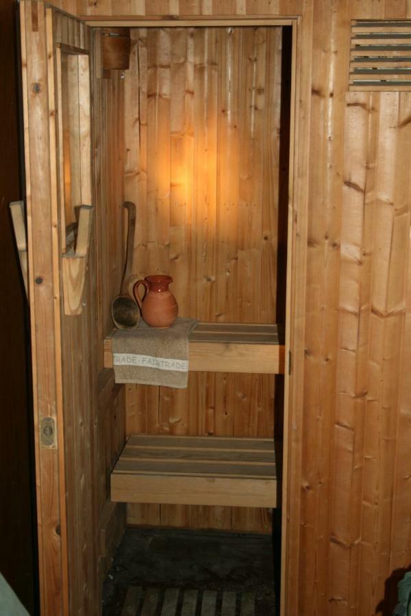 Chalet Miravidi, Montchavin-La Plagne, Jacuzzi & Sauna Exterior photo